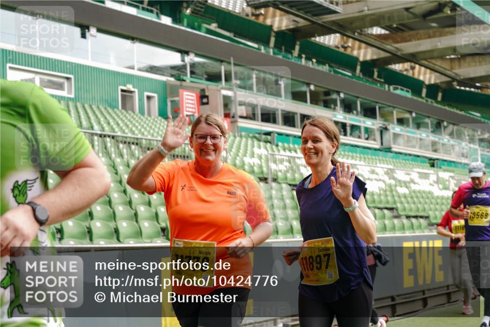 13.09.2026 - 21. swb-Marathon Bremen Michael Burmester http://msf.ph/oto/10424776 13.09.2026 10:47:21 Laufen im Stadion 10161, 10264, 10349, 10535, 10732, 10895, 10933, 10970, 11050, 11104, 11181, 11244, 11262, 11296, 11423, 11443, 11457, 11529, 11530, 11546, 11573, 11574, 11579, 11639, 11663, 11675, 11698, 11760, 12157, 12211, 12285, 12316, 12317, 12340, 12374, 12422, 12444, 12462, 12472, 10002, 10004, 10005, 10176, 10191, 10192, 10271, 10295, 10325, 10335, 10361, 10362, 10459, 10513, 10629, 10756, 10779, 10882, 10997, 10999, 11233, 11307, 11355 meine-sportfotos.de