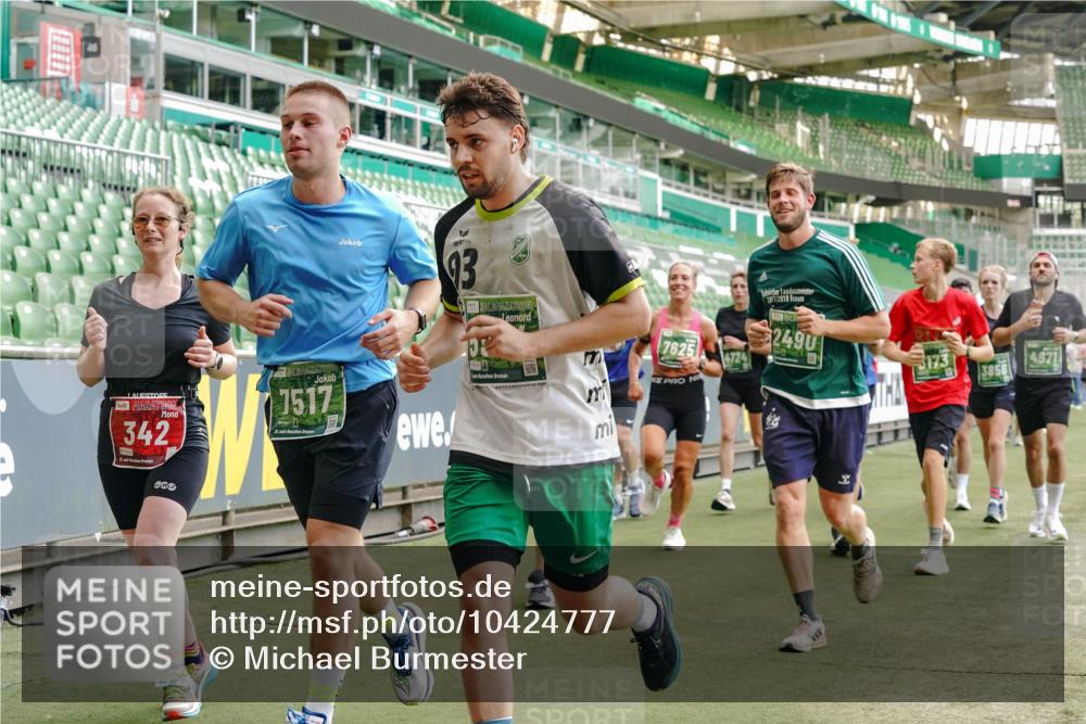 13.09.2026 - 21. swb-Marathon Bremen Michael Burmester http://msf.ph/oto/10424777 13.09.2026 13:01:13 Laufen im Stadion 135, 150, 242, 260, 282, 318, 342, 440, 531, 651, 687, 930, 946, 1006, 1067, 1209, 1368, 1436, 1448, 1493, 1494, 1582, 1650, 1861, 1896, 1935, 1963, 2033, 2047, 2062, 2088, 2293, 2306, 2322, 2370, 2409, 2427, 2485, 2490, 2491, 2517, 2560, 2561, 2627, 2638, 2658, 2686, 2700, 2708, 2781, 2906, 2914, 2967, 2987, 3076, 3105, 3145, 3168, 3173, 3273, 3354, 3372, 3374, 3375, 3385, 3392, 3480, 3524, 3526, 3527, 3642, 3667, 3729, 3774, 3806, 3855, 3856, 3861, 3930 meine-sportfotos.de