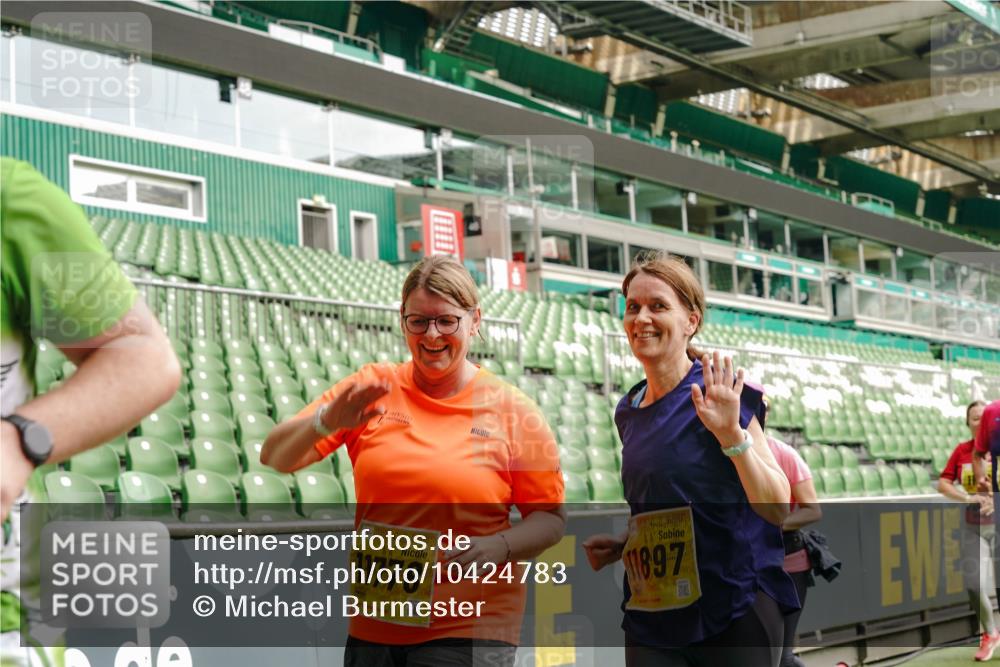13.09.2026 - 21. swb-Marathon Bremen Michael Burmester http://msf.ph/oto/10424783 13.09.2026 10:47:22 Laufen im Stadion 10161, 10264, 10292, 10349, 10535, 10732, 10895, 10925, 10933, 10970, 11050, 11104, 11181, 11244, 11262, 11296, 11423, 11443, 11457, 11529, 11530, 11546, 11573, 11574, 11579, 11639, 11663, 11675, 11698, 11760, 12157, 12211, 12285, 12316, 12317, 12340, 12374, 12422, 12444, 12462, 12472, 10002, 10004, 10005, 10176, 10191, 10192, 10271, 10295, 10325, 10335, 10361, 10362, 10459, 10513, 10629, 10756, 10779, 10882, 10997, 10999, 11233, 11307, 11355 meine-sportfotos.de