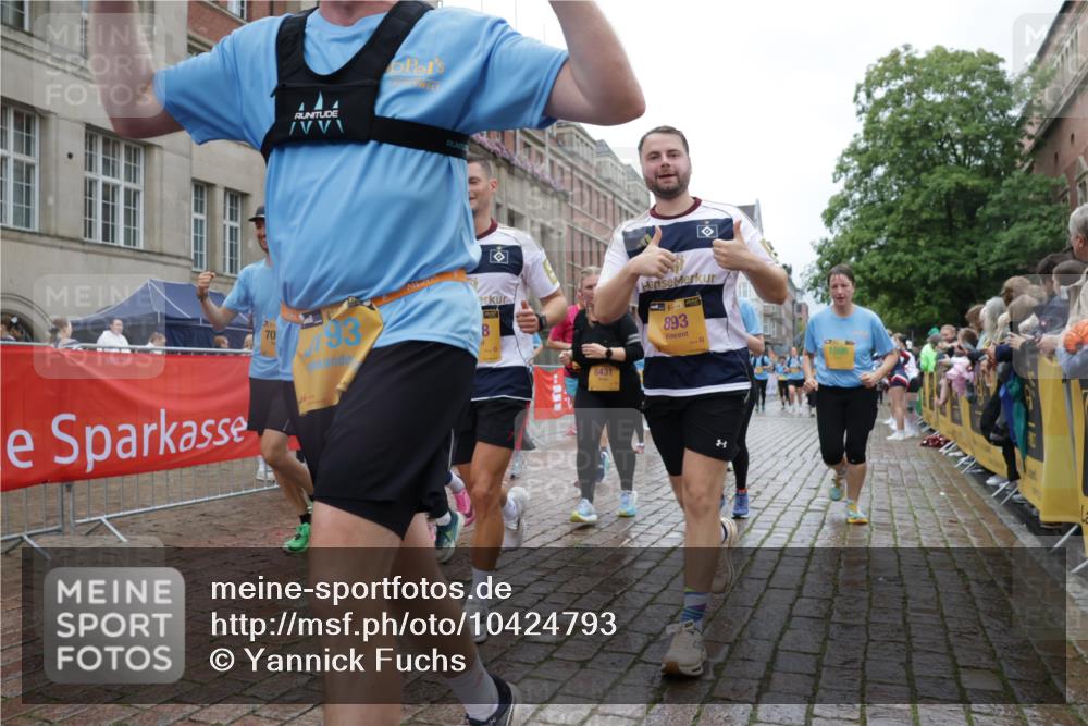 13.09.2026 - Kiel Lauf Yannick Fuchs http://msf.ph/oto/10424793 13.09.2026 11:00:57 Ziel 48, 190, 1314, 2038, 2144, 2658, 2697, 3423, 3425, 4529, 4530, 4769, 4915, 5648, 6399, 6426, 6995, 6996, 7456, 7516, 8229, 9199, 9594, 9899, 9900, 10339, 10885, 11972, 12192, 12326, 362, 893, 1518, 1650, 1722, 1795, 1896, 1897, 2233, 2267, 3793, 4055, 4261, 4524, 4706, 4855, 4905, 5794, 5912, 6431, 6770, 7091, 7179, 7214, 7610, 7997, 8481, 8565, 8590, 8622, 8686, 9327, 9408, 10346, 10480, 10529, 10590, 10674, 10700, 11797, 11835, 12214, 12457, 12756, 539, 842, 1744, 893 meine-sportfotos.de
