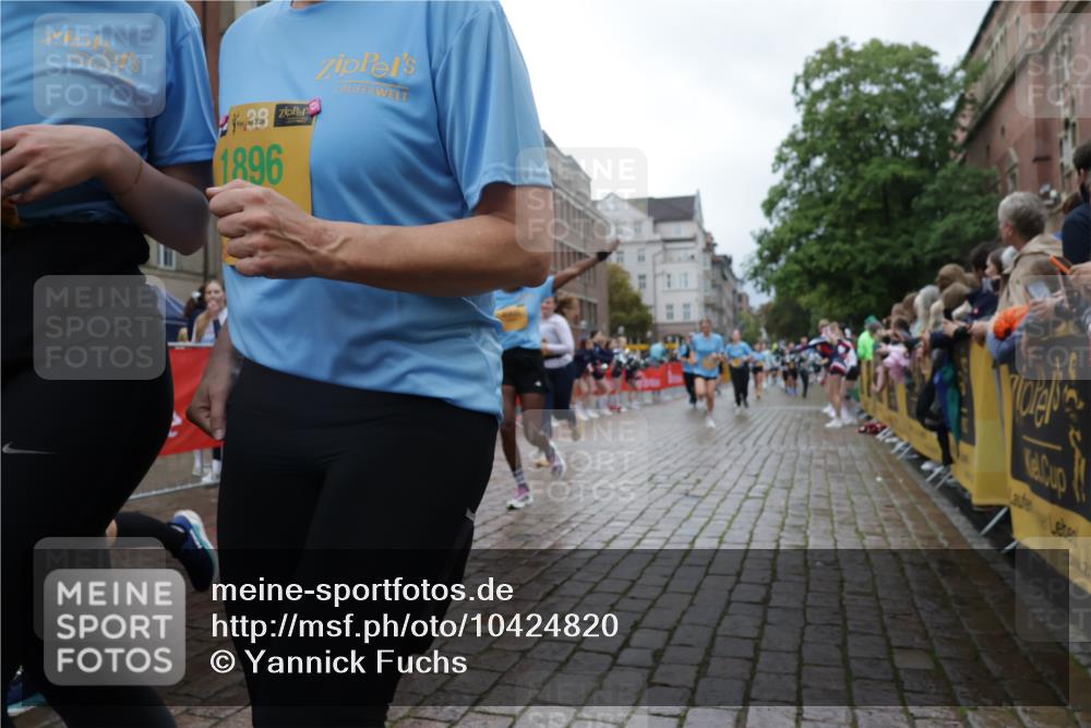 13.09.2026 - Kiel Lauf Yannick Fuchs http://msf.ph/oto/10424820 13.09.2026 11:00:59 Ziel 48, 190, 1314, 2038, 2144, 2658, 2697, 3423, 3425, 4529, 4530, 4769, 4915, 5648, 6399, 6426, 7456, 7516, 8229, 9199, 9594, 9899, 9900, 10339, 10885, 11972, 12192, 12326, 362, 1650, 1722, 1795, 1896, 1897, 2038, 2233, 2267, 4055, 4261, 4524, 4706, 4855, 4905, 5794, 5912, 6431, 6770, 6995, 6996, 7091, 7179, 7214, 7610, 7997, 8481, 8565, 8590, 8622, 8686, 9327, 9408, 10480, 10529, 10590, 10674, 10700, 11797, 12214, 12457, 12756, 539, 842, 1744, 893, 4905 meine-sportfotos.de