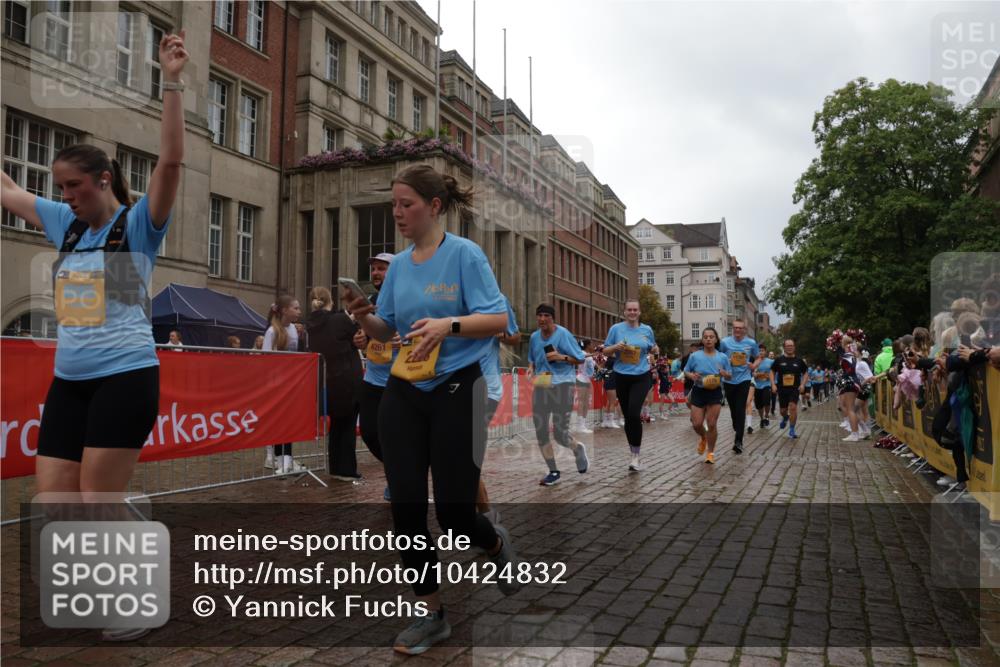 13.09.2026 - Kiel Lauf Yannick Fuchs http://msf.ph/oto/10424832 13.09.2026 11:01:05 Ziel 48, 1314, 1522, 2132, 2144, 2637, 2658, 4529, 4530, 6653, 7456, 7516, 9899, 9900, 10885, 12192, 190, 362, 1650, 1722, 1795, 2038, 2233, 2267, 2697, 3423, 3425, 4055, 4261, 4706, 4769, 4855, 4915, 5648, 5794, 5912, 6399, 6426, 6995, 6996, 7179, 7214, 7516, 7610, 8229, 8565, 8590, 8622, 8686, 9199, 9594, 10339, 10480, 10529, 10590, 10700, 11797, 11972, 12192, 12326, 12756, 539, 842, 1018, 1744, 5451, 7191, 362, 893, 4524, 4905, 9327 meine-sportfotos.de