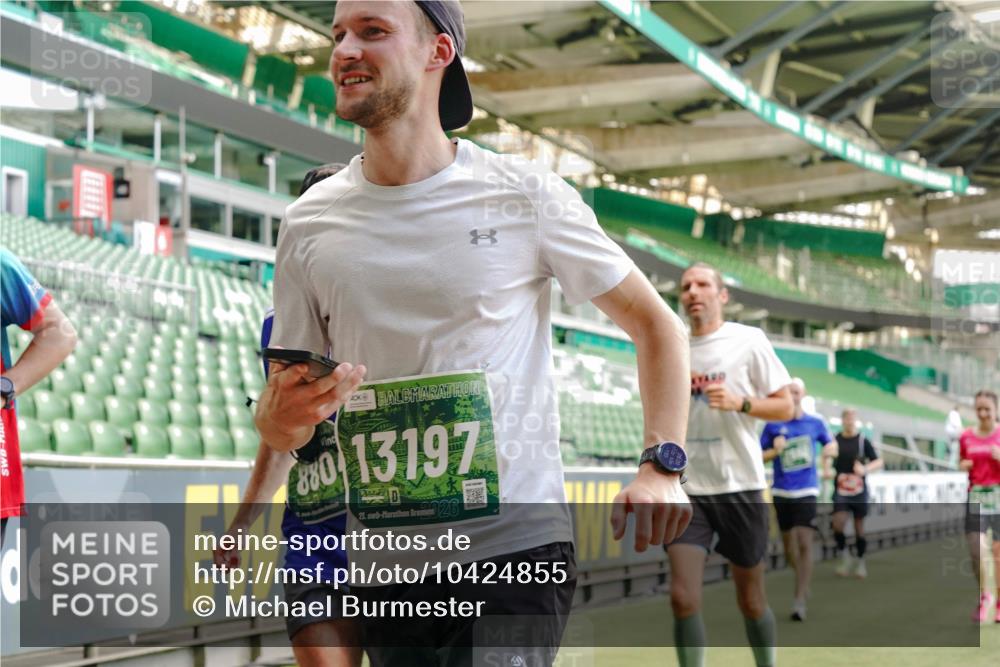 13.09.2026 - 21. swb-Marathon Bremen Michael Burmester http://msf.ph/oto/10424855 13.09.2026 13:01:18 Laufen im Stadion 135, 150, 242, 260, 282, 318, 342, 440, 531, 651, 687, 930, 946, 1006, 1067, 1163, 1209, 1368, 1436, 1448, 1493, 1494, 1582, 1650, 1861, 1896, 1935, 1963, 2033, 2047, 2062, 2293, 2306, 2322, 2370, 2409, 2427, 2485, 2490, 2491, 2560, 2561, 2627, 2638, 2658, 2686, 2700, 2708, 2781, 2906, 2914, 2967, 2987, 3044, 3076, 3105, 3145, 3168, 3173, 3187, 3248, 3273, 3294, 3334, 3354, 3372, 3374, 3375, 3385, 3392, 3480, 3524, 3526, 3527, 3642, 3667, 3729, 3774, 3806, 3855, 3856 meine-sportfotos.de