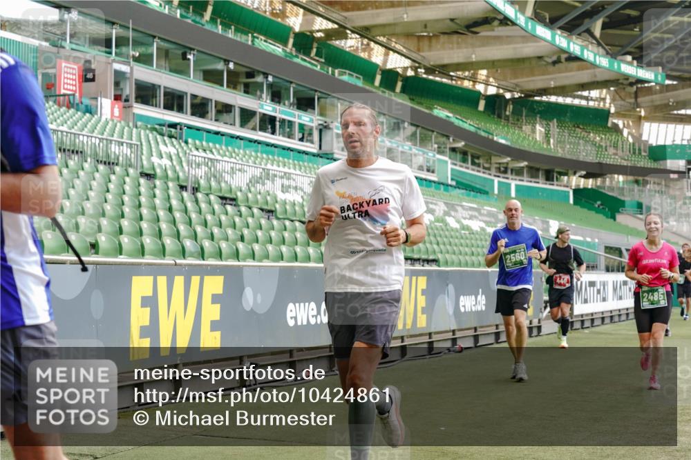 13.09.2026 - 21. swb-Marathon Bremen Michael Burmester http://msf.ph/oto/10424861 13.09.2026 13:01:19 Laufen im Stadion 135, 150, 242, 260, 282, 318, 342, 440, 531, 651, 687, 930, 946, 1006, 1067, 1163, 1368, 1436, 1448, 1493, 1494, 1582, 1650, 1861, 1896, 1935, 1963, 2033, 2047, 2062, 2293, 2306, 2322, 2370, 2409, 2427, 2485, 2490, 2491, 2560, 2561, 2627, 2638, 2658, 2686, 2700, 2708, 2781, 2906, 2914, 2967, 2987, 3044, 3076, 3105, 3145, 3168, 3173, 3187, 3248, 3273, 3294, 3334, 3354, 3372, 3374, 3375, 3385, 3392, 3480, 3524, 3526, 3527, 3642, 3667, 3729, 3774, 3806, 3855, 3856 meine-sportfotos.de