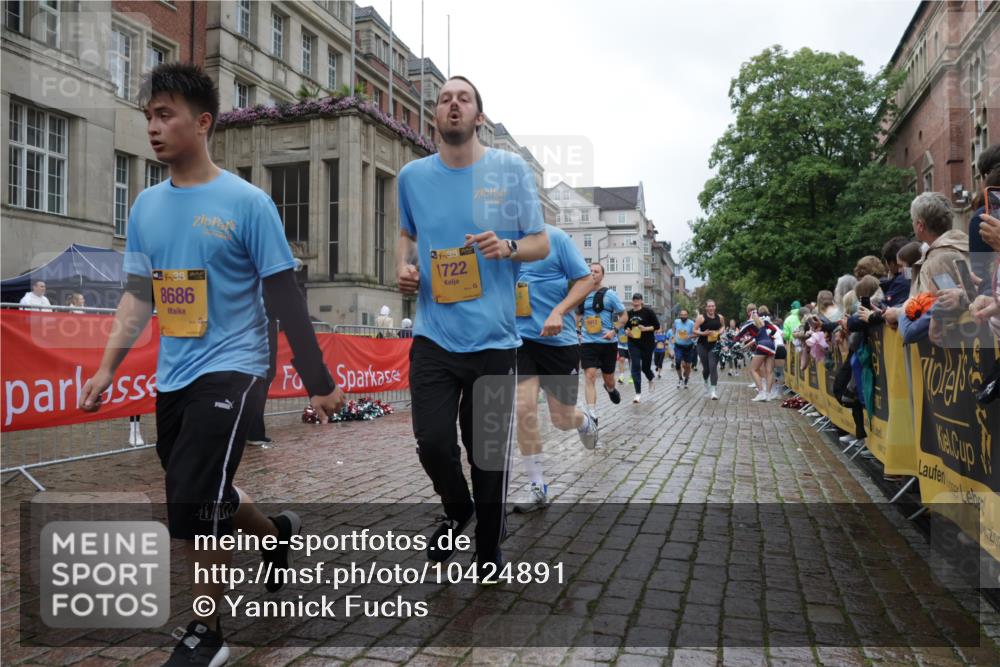 13.09.2026 - Kiel Lauf Yannick Fuchs http://msf.ph/oto/10424891 13.09.2026 11:01:11 Ziel 48, 539, 823, 842, 1448, 1522, 2132, 2144, 2637, 3340, 4529, 4530, 4788, 5052, 5552, 6300, 6522, 6653, 7651, 8469, 8596, 9899, 11216, 11217, 11581, 11805, 11857, 12151, 48, 190, 1314, 1722, 1795, 2038, 2144, 2658, 2697, 3423, 3425, 4055, 4529, 4706, 4769, 4855, 4915, 5648, 5794, 5912, 6399, 6426, 6995, 6996, 7214, 7456, 7516, 7610, 8229, 8590, 8622, 8686, 9199, 9594, 9900, 10339, 10480, 10529, 10700, 10885, 11972, 12192, 12326, 1018, 1744, 3626, 3662, 5451, 7191, 8307, 362 meine-sportfotos.de