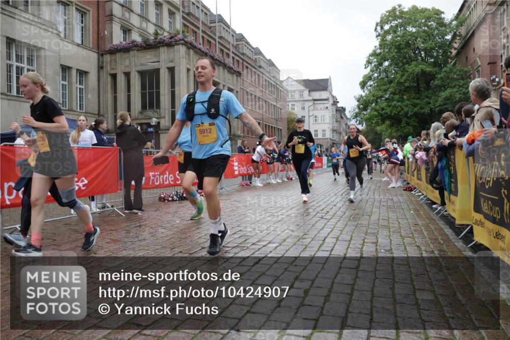 13.09.2026 - Kiel Lauf Yannick Fuchs http://msf.ph/oto/10424907 13.09.2026 11:01:13 Ziel 539, 823, 842, 1448, 1522, 1744, 2132, 2637, 3340, 4788, 5052, 5552, 6300, 6522, 6653, 7651, 8469, 8596, 11216, 11217, 11581, 11805, 11857, 12010, 12151, 48, 190, 1314, 1795, 2038, 2144, 2658, 2697, 3423, 3425, 4055, 4529, 4530, 4769, 4855, 4915, 5648, 5794, 5912, 6399, 6426, 6995, 6996, 7214, 7456, 7516, 7610, 8229, 8590, 8622, 9199, 9594, 9899, 9900, 10339, 10480, 10529, 10700, 10885, 11972, 12192, 12326, 955, 1018, 3626, 3662, 5451, 7191, 8307, 362 meine-sportfotos.de