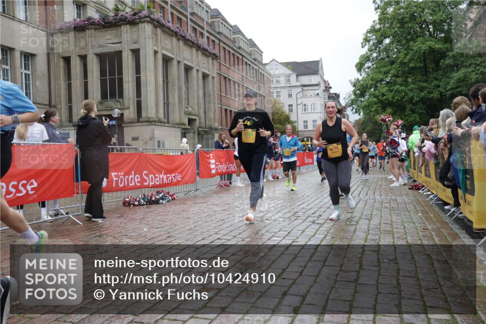 13.09.2026 - Kiel Lauf Yannick Fuchs http://msf.ph/oto/10424910 13.09.2026 11:01:14 Ziel 539, 823, 842, 1448, 1522, 1744, 2132, 2637, 3340, 4788, 5052, 5552, 6300, 6522, 6653, 7651, 8469, 8596, 9525, 11056, 11216, 11217, 11581, 11805, 11857, 12010, 12151, 48, 190, 1314, 1795, 2038, 2144, 2658, 2697, 3423, 3425, 4055, 4529, 4530, 4769, 4855, 4915, 5648, 5794, 5912, 6399, 6426, 6995, 6996, 7456, 7516, 7610, 8229, 8590, 8622, 9199, 9594, 9899, 9900, 10339, 10480, 10529, 10700, 10885, 11972, 12192, 12326, 955, 1018, 3626, 3662, 5451, 7191, 8307, 362 meine-sportfotos.de