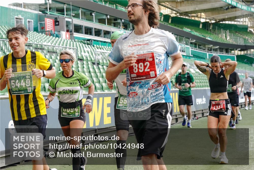 13.09.2026 - 21. swb-Marathon Bremen Michael Burmester http://msf.ph/oto/10424948 13.09.2026 13:24:18 Laufen im Stadion 137, 182, 213, 294, 324, 434, 505, 533, 548, 609, 708, 721, 723, 739, 743, 752, 892, 1178, 1273, 1331, 1463, 1471, 1491, 1515, 1597, 1598, 1746, 1788, 1944, 2095, 2211, 2213, 2252, 2267, 2271, 2286, 2312, 2323, 2433, 2445, 2465, 2475, 2483, 2495, 2497, 2503, 2526, 2554, 2571, 2644, 2768, 2776, 2833, 2936, 2968, 3005, 3211, 3252, 3282, 3288, 3289, 3292, 3298, 3306, 3312, 3347, 3364, 3381, 3390, 3395, 3423, 3447, 3505, 3559, 3727, 3770, 3819, 4054, 4231, 4466, 4467 meine-sportfotos.de