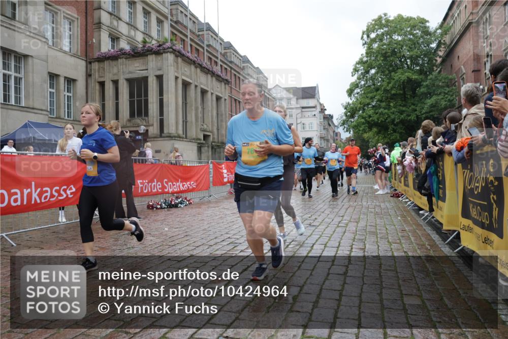 13.09.2026 - Kiel Lauf Yannick Fuchs http://msf.ph/oto/10424964 13.09.2026 11:01:19 Ziel 539, 823, 842, 1018, 1448, 1744, 3340, 4788, 5052, 5451, 5552, 6300, 6522, 6653, 7191, 7651, 8469, 8596, 9134, 9525, 11056, 11216, 11217, 11502, 11505, 11581, 11805, 11857, 12010, 12151, 12283, 48, 190, 1314, 1522, 2038, 2132, 2144, 2637, 2658, 2697, 3423, 3425, 4529, 4530, 4769, 4915, 5648, 6399, 6426, 6995, 6996, 7456, 7516, 7610, 8229, 8622, 9199, 9594, 9899, 9900, 10339, 10480, 10700, 10885, 11972, 12192, 12326, 955, 3626, 3662, 8307 meine-sportfotos.de