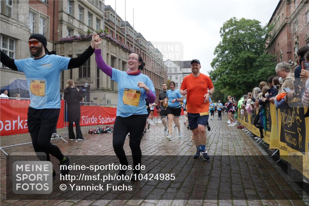 13.09.2026 - Kiel Lauf Yannick Fuchs http://msf.ph/oto/10424985 13.09.2026 11:01:22 Ziel 539, 823, 842, 1018, 1448, 1744, 3340, 4788, 5052, 5451, 5552, 6300, 6522, 7191, 7651, 8307, 8469, 8576, 8596, 8724, 9134, 9525, 11056, 11216, 11217, 11502, 11505, 11581, 11805, 12010, 12151, 12283, 48, 190, 823, 1314, 1448, 1522, 2038, 2132, 2144, 2637, 2658, 2697, 3340, 3423, 3425, 4529, 4530, 4769, 4915, 5552, 5648, 6399, 6426, 6653, 6995, 6996, 7456, 7516, 8229, 9199, 9594, 9899, 9900, 10339, 10885, 11857, 11972, 12192, 12326, 955, 1347, 3626, 3662 meine-sportfotos.de