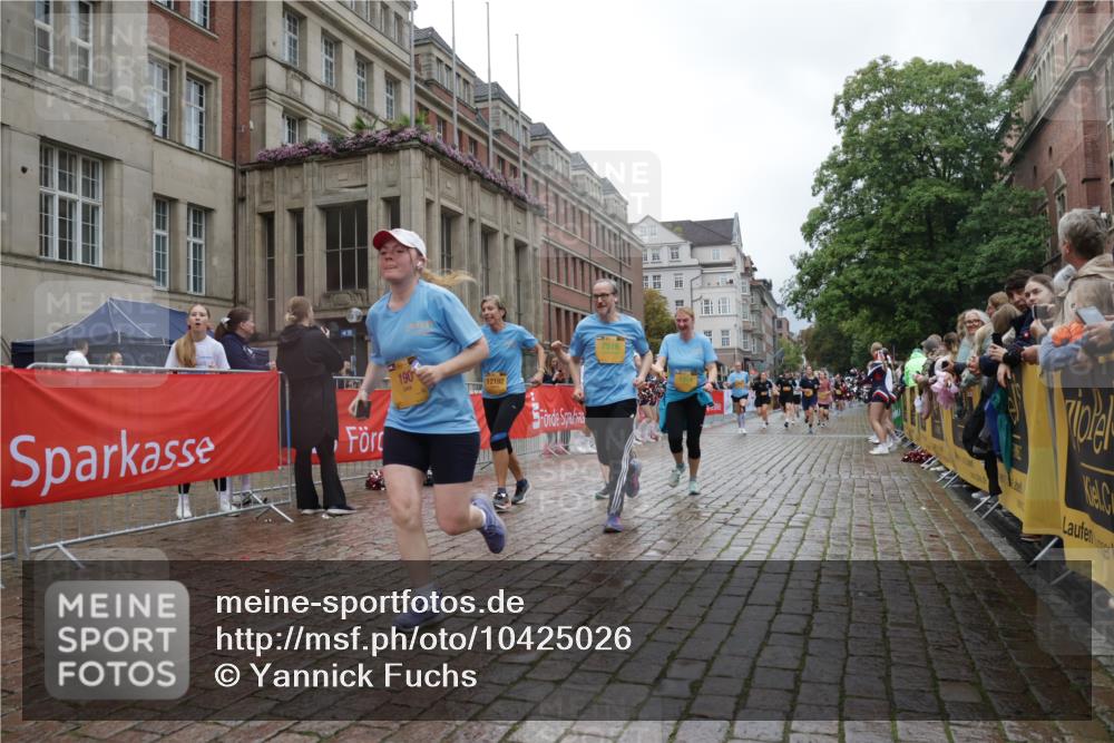 13.09.2026 - Kiel Lauf Yannick Fuchs http://msf.ph/oto/10425026 13.09.2026 11:01:28 Ziel 955, 1018, 2424, 3626, 3662, 5451, 7191, 8307, 8576, 8724, 9134, 9525, 9869, 11056, 11474, 11502, 11505, 12010, 12283, 48, 190, 539, 823, 842, 1314, 1448, 1522, 1744, 2132, 2144, 2637, 2658, 3340, 4529, 4530, 4769, 4788, 5052, 5552, 6300, 6522, 6653, 7456, 7516, 7651, 8469, 8596, 9594, 9899, 9900, 10885, 11216, 11217, 11581, 11805, 11857, 11972, 12010, 12151, 12192, 1347, 5406, 5927, 6631, 6717, 10607, 11547, 190, 1314, 4769, 7516, 9594, 10885 meine-sportfotos.de