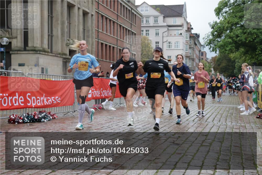 13.09.2026 - Kiel Lauf Yannick Fuchs http://msf.ph/oto/10425033 13.09.2026 11:01:33 Ziel 955, 1018, 1425, 2424, 2616, 3554, 3626, 3662, 3982, 8307, 8576, 8724, 9134, 9869, 11474, 12283, 48, 539, 823, 842, 1018, 1448, 1522, 1744, 2132, 2144, 2637, 2658, 3340, 4529, 4530, 4788, 5052, 5451, 5552, 6300, 6522, 6653, 7191, 7456, 7651, 8469, 8596, 9525, 9899, 9900, 11056, 11216, 11217, 11502, 11505, 11581, 11805, 11857, 12010, 12151, 12283, 735, 1347, 4420, 5406, 5927, 6631, 6717, 10607, 11547, 12110, 48, 190, 1314, 2144, 2658, 4529, 4769, 7516, 9594, 10885 meine-sportfotos.de