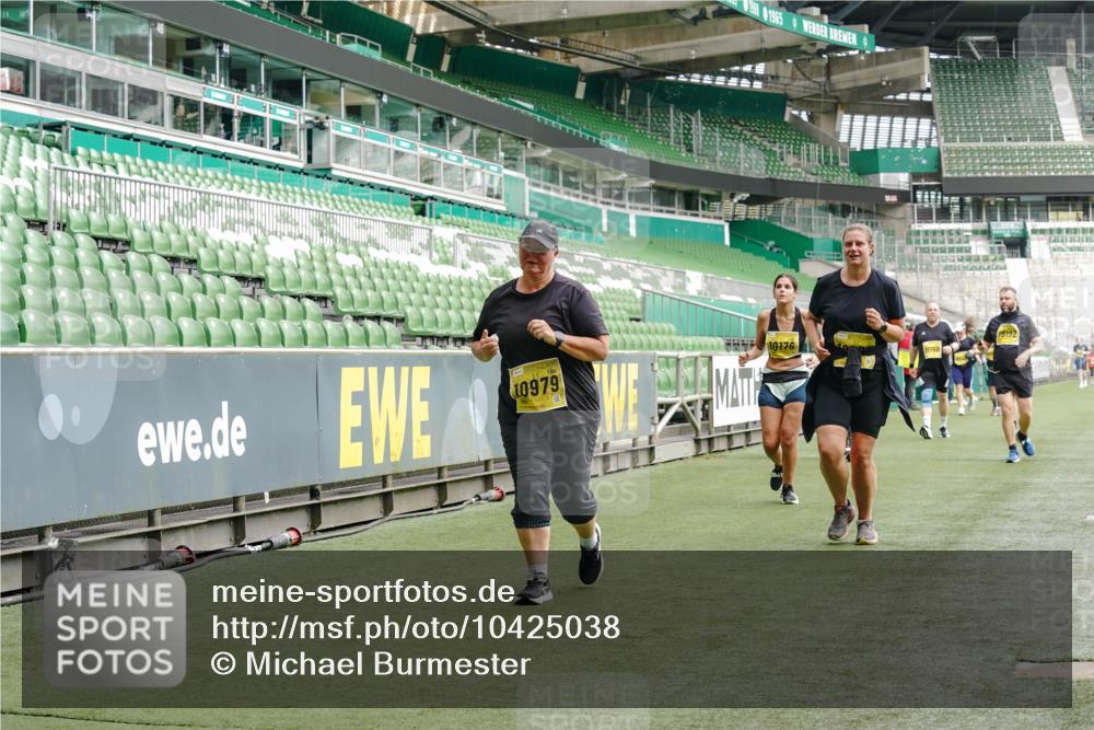 13.09.2026 - 21. swb-Marathon Bremen Michael Burmester http://msf.ph/oto/10425038 13.09.2026 10:47:36 Laufen im Stadion 10161, 10264, 10292, 10349, 10440, 10535, 10732, 10789, 10895, 10925, 10933, 10970, 11050, 11104, 11262, 11296, 11423, 11443, 11457, 11529, 11530, 11546, 11573, 11579, 11639, 11663, 11675, 11698, 11760, 12083, 12157, 12211, 12316, 12317, 12340, 12422, 12444, 12471, 12472, 12561, 10002, 10004, 10005, 10176, 10191, 10192, 10271, 10295, 10325, 10335, 10459, 10513, 10629, 10679, 10713, 10756, 10779, 10882, 10997, 10999, 11081, 11233, 11307, 11355 meine-sportfotos.de