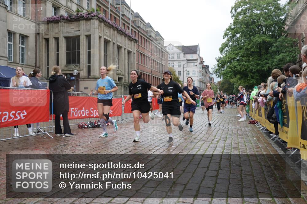 13.09.2026 - Kiel Lauf Yannick Fuchs http://msf.ph/oto/10425041 13.09.2026 11:01:33 Ziel 955, 1018, 1425, 2424, 2616, 3554, 3626, 3662, 3982, 8307, 8576, 8724, 9134, 9869, 11474, 12283, 48, 539, 823, 842, 1018, 1448, 1522, 1744, 2132, 2144, 2637, 2658, 3340, 4529, 4530, 4788, 5052, 5451, 5552, 6300, 6522, 6653, 7191, 7456, 7651, 8469, 8596, 9525, 9899, 9900, 11056, 11216, 11217, 11502, 11505, 11581, 11805, 11857, 12010, 12151, 12283, 735, 1347, 4420, 5406, 5927, 6631, 6717, 10607, 11547, 12110, 48, 190, 1314, 2144, 2658, 4529, 4769, 7516, 9594, 10885 meine-sportfotos.de