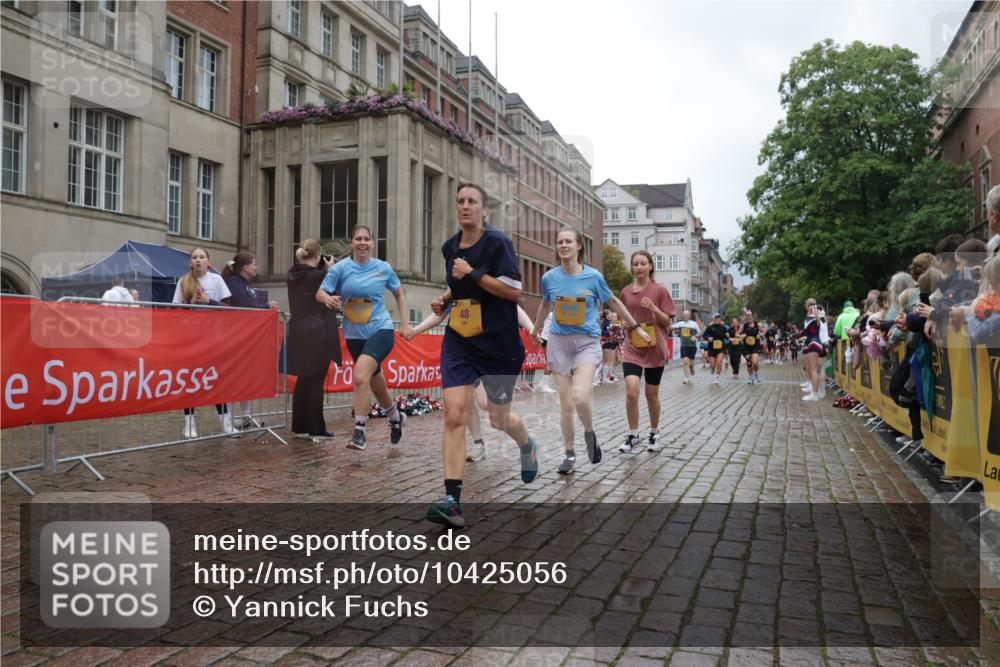 13.09.2026 - Kiel Lauf Yannick Fuchs http://msf.ph/oto/10425056 13.09.2026 11:01:35 Ziel 955, 1425, 2424, 2616, 2722, 3554, 3626, 3662, 3982, 6619, 8307, 8576, 8724, 9695, 9869, 11474, 48, 539, 823, 842, 1018, 1448, 1522, 1744, 2132, 2144, 2637, 2658, 3340, 4529, 4530, 4788, 5052, 5451, 5552, 6300, 6522, 6653, 7191, 7456, 7651, 8469, 8596, 9134, 9525, 9899, 9900, 11056, 11216, 11217, 11502, 11505, 11581, 11805, 11857, 12010, 12151, 12283, 735, 1347, 4420, 5406, 5927, 6631, 6717, 10607, 11547, 12110, 48, 190, 1314, 2144, 2658, 4529, 4769, 7516, 9594, 10885 meine-sportfotos.de