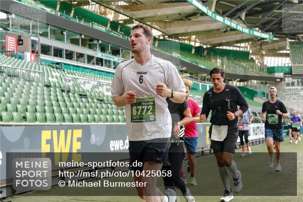 13.09.2026 - 21. swb-Marathon Bremen Michael Burmester http://msf.ph/oto/10425058 13.09.2026 13:01:27 Laufen im Stadion 135, 150, 242, 282, 318, 440, 531, 651, 687, 722, 930, 946, 1006, 1067, 1163, 1368, 1436, 1448, 1582, 1650, 1861, 1896, 1935, 1963, 2033, 2047, 2062, 2292, 2293, 2306, 2322, 2345, 2370, 2409, 2427, 2485, 2490, 2491, 2560, 2561, 2627, 2638, 2658, 2666, 2686, 2700, 2708, 2781, 2906, 2967, 2987, 3013, 3044, 3076, 3105, 3145, 3163, 3164, 3168, 3173, 3187, 3248, 3294, 3334, 3354, 3372, 3374, 3375, 3385, 3392, 3480, 3524, 3526, 3527, 3642, 3667, 3729, 3774, 3806, 3855, 3856 meine-sportfotos.de