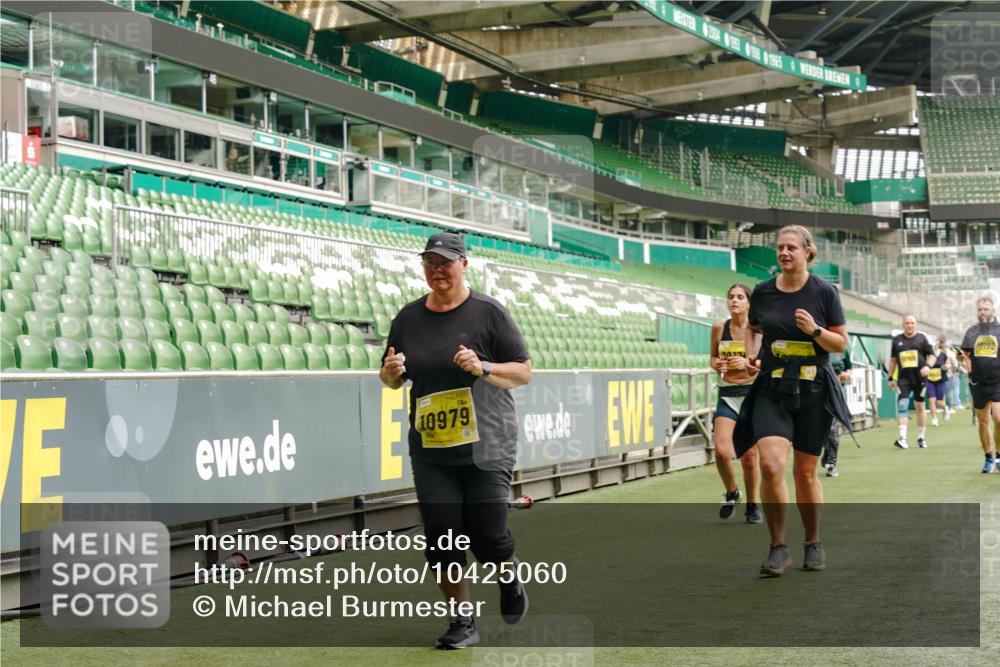 13.09.2026 - 21. swb-Marathon Bremen Michael Burmester http://msf.ph/oto/10425060 13.09.2026 10:47:37 Laufen im Stadion 10161, 10264, 10292, 10349, 10440, 10535, 10732, 10789, 10895, 10925, 10933, 10970, 11104, 11262, 11296, 11423, 11443, 11457, 11529, 11530, 11546, 11573, 11579, 11639, 11663, 11675, 11698, 11760, 12083, 12157, 12211, 12316, 12317, 12340, 12422, 12444, 12471, 12472, 12561, 10002, 10004, 10005, 10176, 10191, 10192, 10271, 10295, 10325, 10335, 10459, 10513, 10629, 10679, 10713, 10756, 10779, 10882, 10997, 10999, 11081, 11233, 11307, 11355 meine-sportfotos.de