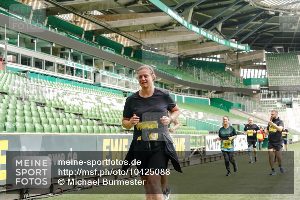 13.09.2026 - 21. swb-Marathon Bremen Michael Burmester http://msf.ph/oto/10425088 13.09.2026 10:47:39 Laufen im Stadion 10161, 10264, 10292, 10349, 10440, 10535, 10732, 10789, 10895, 10925, 10933, 10970, 11104, 11262, 11296, 11423, 11443, 11457, 11529, 11530, 11546, 11573, 11579, 11639, 11663, 11675, 11698, 12083, 12157, 12211, 12316, 12317, 12340, 12422, 12444, 12471, 12472, 12561, 10002, 10004, 10005, 10176, 10191, 10192, 10271, 10295, 10325, 10335, 10459, 10513, 10629, 10679, 10713, 10756, 10779, 10882, 10997, 10999, 11081, 11233, 11307, 11355 meine-sportfotos.de