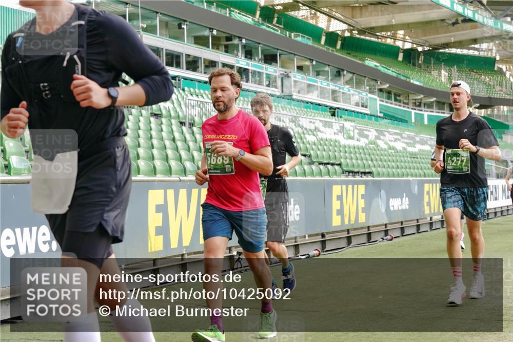 13.09.2026 - 21. swb-Marathon Bremen Michael Burmester http://msf.ph/oto/10425092 13.09.2026 13:01:28 Laufen im Stadion 135, 150, 242, 282, 318, 440, 531, 651, 687, 722, 930, 946, 1006, 1067, 1163, 1368, 1436, 1448, 1582, 1650, 1861, 1896, 1935, 1963, 2033, 2047, 2062, 2292, 2293, 2306, 2322, 2345, 2370, 2409, 2427, 2485, 2490, 2491, 2560, 2561, 2627, 2638, 2658, 2666, 2686, 2700, 2708, 2781, 2906, 2967, 2987, 3013, 3044, 3076, 3105, 3145, 3163, 3164, 3168, 3173, 3187, 3248, 3294, 3334, 3354, 3372, 3374, 3375, 3385, 3392, 3480, 3524, 3526, 3527, 3642, 3667, 3729, 3774, 3806, 3855, 3856 meine-sportfotos.de