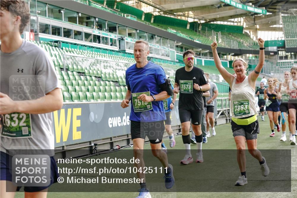 13.09.2026 - 21. swb-Marathon Bremen Michael Burmester http://msf.ph/oto/10425111 13.09.2026 13:24:23 Laufen im Stadion 137, 182, 213, 294, 324, 434, 505, 533, 548, 609, 708, 721, 723, 739, 743, 752, 892, 1178, 1273, 1331, 1463, 1471, 1491, 1515, 1597, 1598, 1746, 1788, 1830, 1944, 2095, 2211, 2252, 2267, 2271, 2286, 2312, 2323, 2433, 2445, 2465, 2475, 2483, 2495, 2497, 2503, 2506, 2526, 2554, 2571, 2644, 2768, 2776, 2833, 2936, 2968, 3005, 3211, 3252, 3282, 3288, 3289, 3292, 3298, 3306, 3312, 3347, 3364, 3381, 3390, 3395, 3423, 3447, 3505, 3559, 3727, 3770, 3819, 4231, 4466, 4467 meine-sportfotos.de