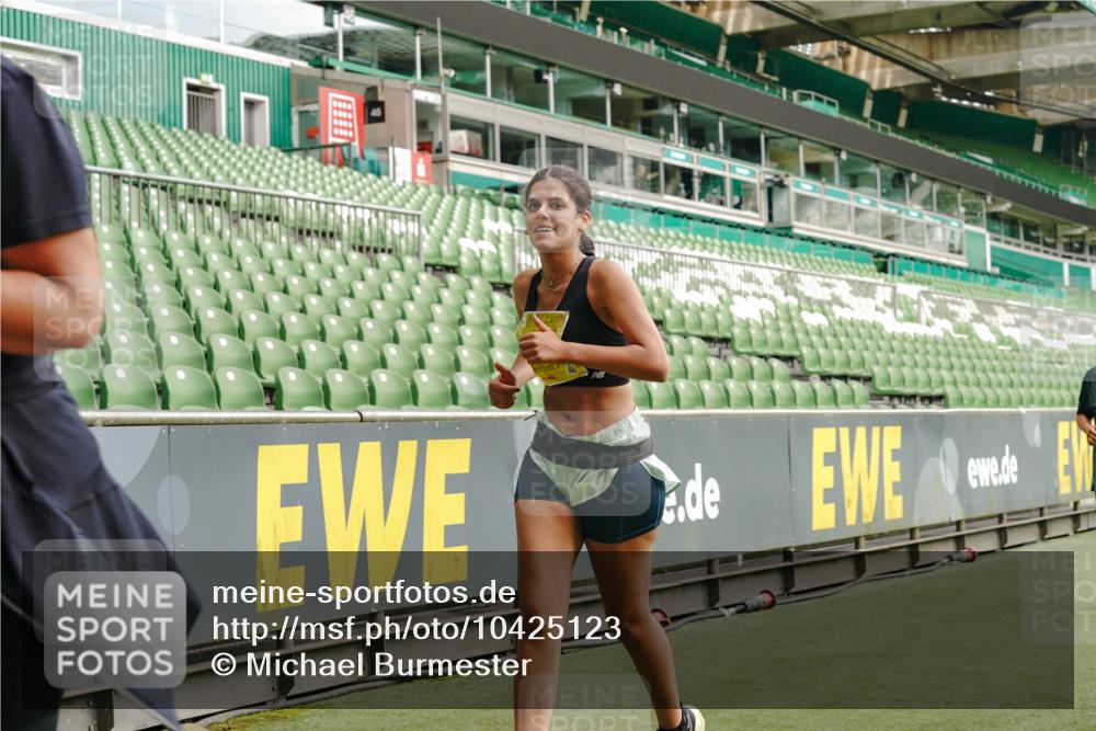 13.09.2026 - 21. swb-Marathon Bremen Michael Burmester http://msf.ph/oto/10425123 13.09.2026 10:47:41 Laufen im Stadion 10161, 10264, 10292, 10349, 10407, 10440, 10535, 10732, 10789, 10895, 10925, 10933, 10970, 11104, 11262, 11296, 11423, 11443, 11457, 11529, 11530, 11546, 11573, 11579, 11639, 11663, 11675, 11698, 12083, 12157, 12211, 12316, 12317, 12340, 12422, 12444, 12471, 12472, 12542, 12561, 10002, 10004, 10005, 10176, 10191, 10192, 10271, 10295, 10325, 10335, 10459, 10513, 10629, 10679, 10713, 10756, 10779, 10882, 10979, 10997, 10999, 11081, 11233, 11307, 11355 meine-sportfotos.de