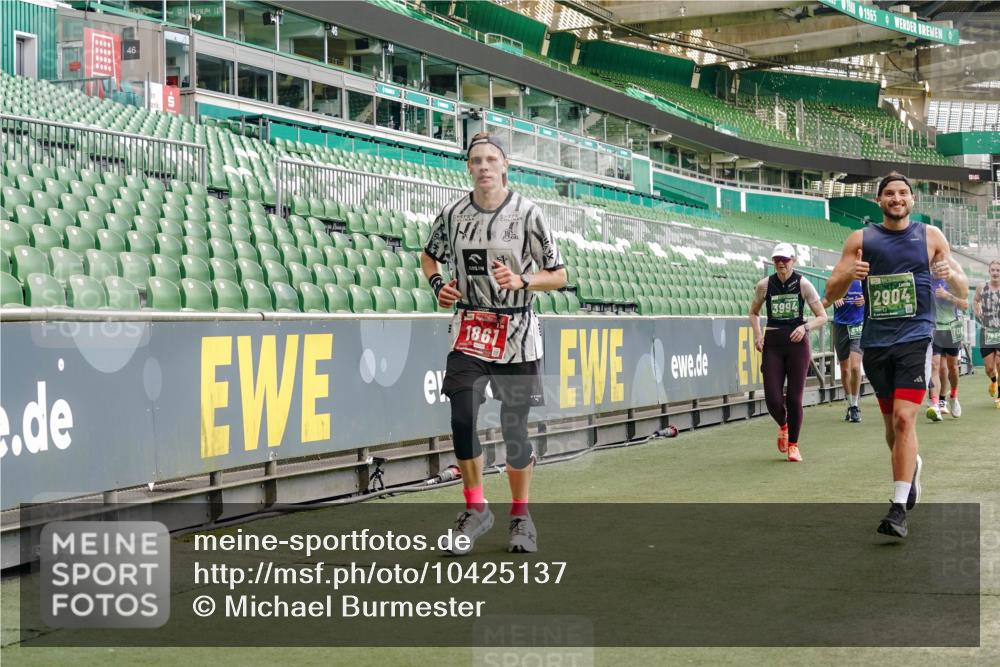 13.09.2026 - 21. swb-Marathon Bremen Michael Burmester http://msf.ph/oto/10425137 13.09.2026 13:01:31 Laufen im Stadion 135, 150, 242, 282, 318, 440, 531, 651, 687, 722, 930, 946, 1006, 1067, 1163, 1250, 1368, 1436, 1448, 1582, 1650, 1861, 1896, 1935, 1963, 2033, 2047, 2062, 2292, 2293, 2306, 2322, 2345, 2370, 2378, 2409, 2427, 2485, 2490, 2491, 2560, 2561, 2627, 2638, 2658, 2666, 2700, 2708, 2781, 2906, 2967, 2987, 3013, 3044, 3076, 3105, 3145, 3163, 3164, 3168, 3173, 3187, 3248, 3294, 3334, 3354, 3372, 3374, 3375, 3385, 3392, 3480, 3524, 3526, 3527, 3642, 3667, 3729, 3774, 3806, 3855, 3856 meine-sportfotos.de