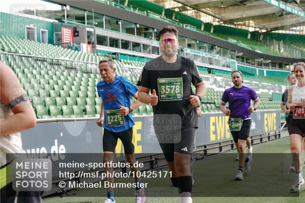 13.09.2026 - 21. swb-Marathon Bremen Michael Burmester http://msf.ph/oto/10425171 13.09.2026 13:24:25 Laufen im Stadion 137, 182, 213, 294, 324, 434, 505, 533, 548, 609, 708, 721, 723, 739, 743, 752, 892, 1273, 1331, 1463, 1471, 1491, 1504, 1515, 1597, 1598, 1746, 1830, 1944, 2095, 2211, 2252, 2267, 2271, 2286, 2312, 2323, 2433, 2445, 2465, 2475, 2483, 2495, 2497, 2503, 2506, 2554, 2571, 2644, 2768, 2776, 2833, 2936, 2968, 3005, 3142, 3211, 3252, 3282, 3288, 3289, 3292, 3298, 3306, 3312, 3347, 3364, 3381, 3390, 3395, 3423, 3447, 3505, 3559, 3727, 3770, 3819, 4231, 4466, 4467 meine-sportfotos.de