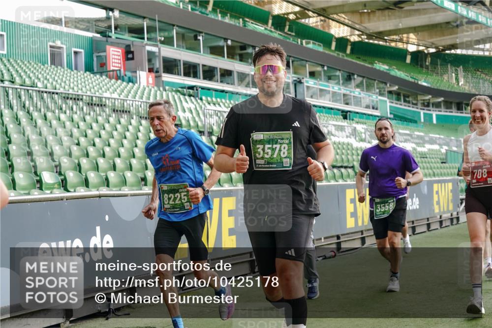 13.09.2026 - 21. swb-Marathon Bremen Michael Burmester http://msf.ph/oto/10425178 13.09.2026 13:24:25 Laufen im Stadion 137, 182, 213, 294, 324, 434, 505, 533, 548, 609, 708, 721, 723, 739, 743, 752, 892, 1273, 1331, 1463, 1471, 1491, 1504, 1515, 1597, 1598, 1746, 1830, 1944, 2095, 2211, 2252, 2267, 2271, 2286, 2312, 2323, 2433, 2445, 2465, 2475, 2483, 2495, 2497, 2503, 2506, 2554, 2571, 2644, 2768, 2776, 2833, 2936, 2968, 3005, 3142, 3211, 3252, 3282, 3288, 3289, 3292, 3298, 3306, 3312, 3347, 3364, 3381, 3390, 3395, 3423, 3447, 3505, 3559, 3727, 3770, 3819, 4231, 4466, 4467 meine-sportfotos.de