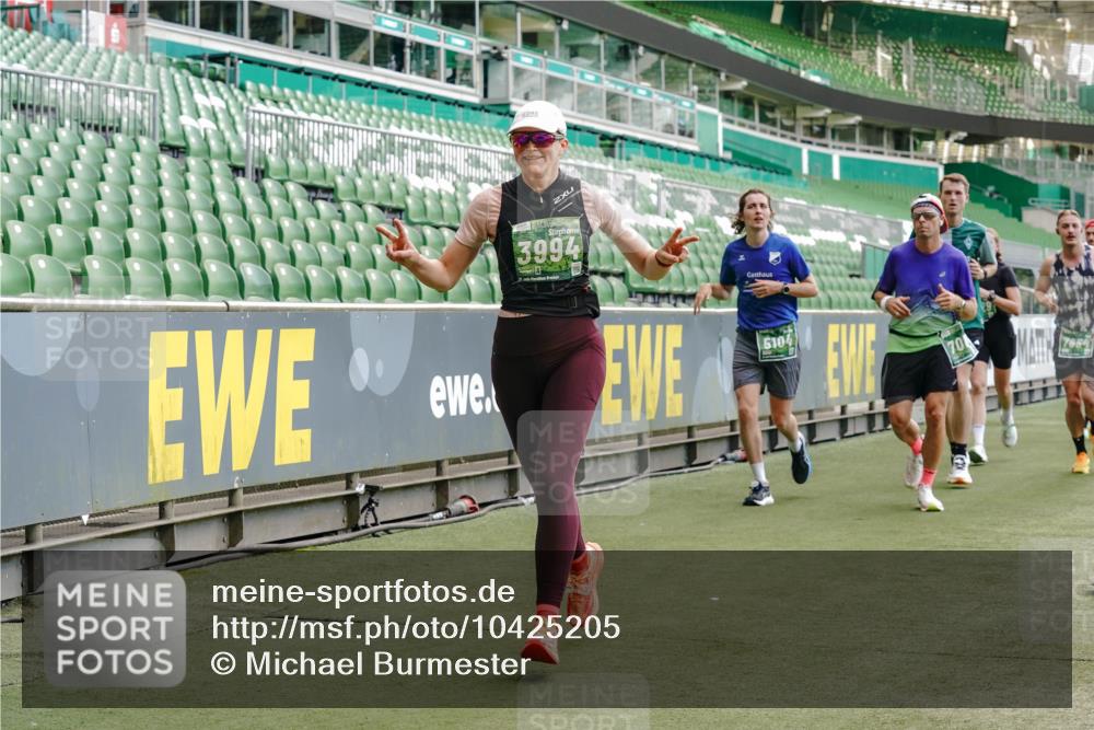13.09.2026 - 21. swb-Marathon Bremen Michael Burmester http://msf.ph/oto/10425205 13.09.2026 13:01:33 Laufen im Stadion 150, 242, 282, 318, 440, 531, 651, 687, 722, 930, 946, 1006, 1067, 1163, 1250, 1368, 1436, 1448, 1582, 1650, 1861, 1896, 1935, 1963, 2033, 2047, 2062, 2292, 2293, 2306, 2322, 2345, 2370, 2378, 2409, 2427, 2485, 2490, 2491, 2560, 2561, 2627, 2638, 2658, 2666, 2700, 2708, 2781, 2906, 2967, 2987, 3013, 3044, 3105, 3145, 3163, 3164, 3168, 3173, 3187, 3248, 3294, 3334, 3354, 3372, 3374, 3375, 3385, 3392, 3480, 3524, 3526, 3527, 3642, 3667, 3729, 3774, 3806, 3856, 4000 meine-sportfotos.de
