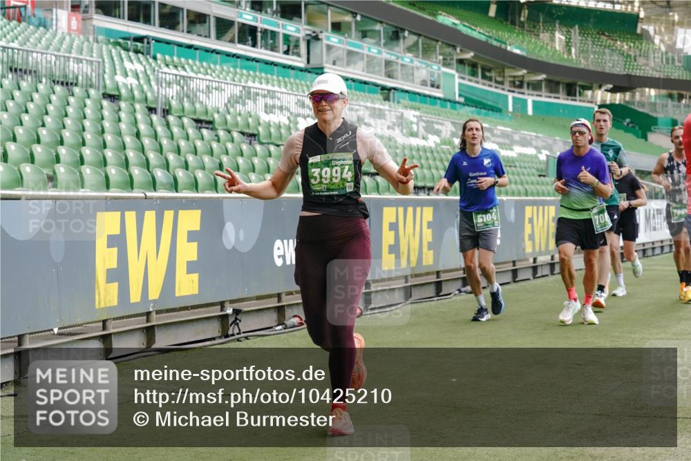 13.09.2026 - 21. swb-Marathon Bremen Michael Burmester http://msf.ph/oto/10425210 13.09.2026 13:01:33 Laufen im Stadion 150, 242, 282, 318, 440, 531, 651, 687, 722, 930, 946, 1006, 1067, 1163, 1250, 1368, 1436, 1448, 1582, 1650, 1861, 1896, 1935, 1963, 2033, 2047, 2062, 2292, 2293, 2306, 2322, 2345, 2370, 2378, 2409, 2427, 2485, 2490, 2491, 2560, 2561, 2627, 2638, 2658, 2666, 2700, 2708, 2781, 2906, 2967, 2987, 3013, 3044, 3105, 3145, 3163, 3164, 3168, 3173, 3187, 3248, 3294, 3334, 3354, 3372, 3374, 3375, 3385, 3392, 3480, 3524, 3526, 3527, 3642, 3667, 3729, 3774, 3806, 3856, 4000 meine-sportfotos.de