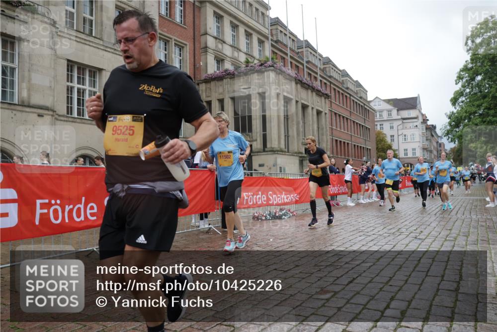 13.09.2026 - Kiel Lauf Yannick Fuchs http://msf.ph/oto/10425226 13.09.2026 11:01:53 Ziel 735, 2726, 2838, 2996, 3039, 4420, 5406, 5927, 6311, 6631, 6717, 7174, 7556, 8343, 8523, 8555, 9523, 10056, 10607, 11159, 11265, 11338, 11547, 12110, 12115, 955, 1018, 1347, 1425, 2424, 2616, 2722, 3039, 3224, 3554, 3626, 3662, 3982, 5451, 6619, 7191, 8307, 8576, 8724, 8934, 9134, 9525, 9695, 9869, 11056, 11465, 11474, 11502, 11505, 12010, 12283, 208, 540, 651, 709, 841, 845, 1651, 1660, 2451, 2778, 2902, 2958, 3942, 6998, 8218, 1744, 9525, 11056, 11502 meine-sportfotos.de
