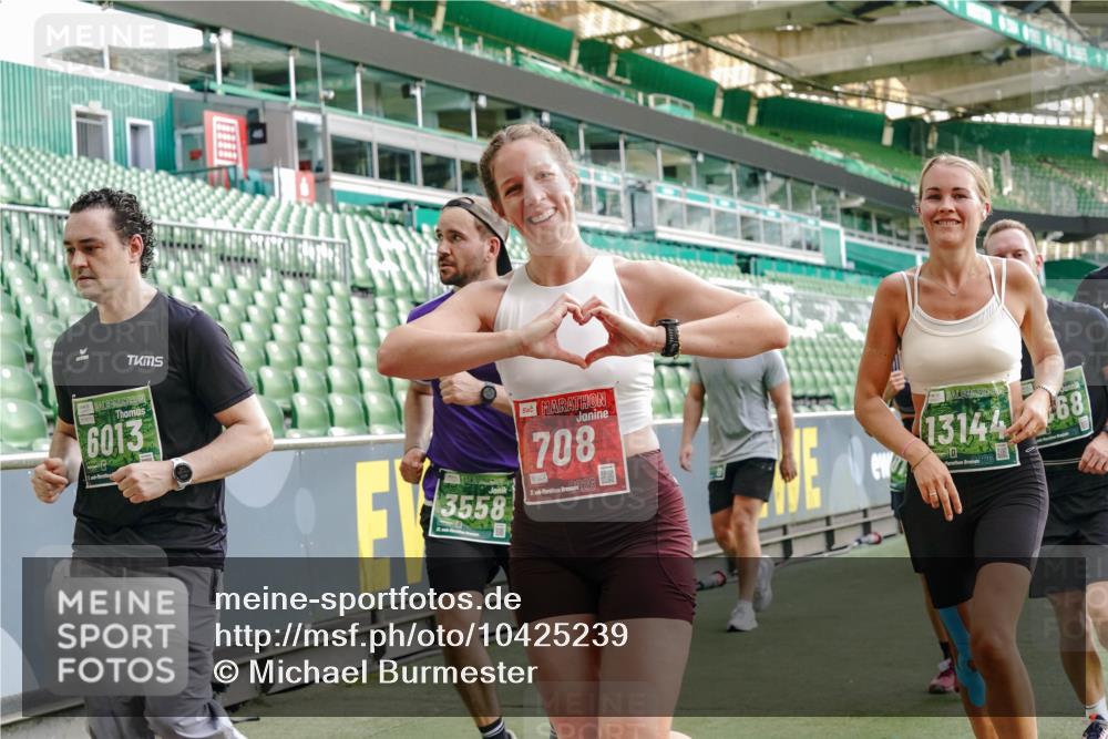 13.09.2026 - 21. swb-Marathon Bremen Michael Burmester http://msf.ph/oto/10425239 13.09.2026 13:24:27 Laufen im Stadion 137, 182, 213, 294, 324, 434, 505, 533, 548, 609, 708, 721, 723, 739, 743, 752, 892, 1273, 1331, 1463, 1471, 1491, 1504, 1515, 1597, 1598, 1746, 1830, 1944, 2095, 2211, 2252, 2267, 2271, 2286, 2312, 2323, 2354, 2433, 2445, 2465, 2475, 2483, 2495, 2497, 2503, 2506, 2554, 2571, 2644, 2768, 2776, 2833, 2896, 2936, 2968, 3005, 3142, 3211, 3252, 3282, 3288, 3289, 3292, 3298, 3306, 3312, 3347, 3364, 3381, 3390, 3395, 3423, 3447, 3559, 3727, 3770, 3819, 4231, 4466, 4467 meine-sportfotos.de