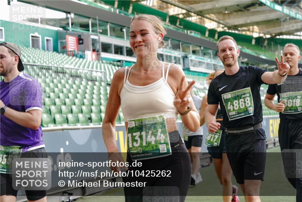 13.09.2026 - 21. swb-Marathon Bremen Michael Burmester http://msf.ph/oto/10425262 13.09.2026 13:24:28 Laufen im Stadion 137, 182, 213, 294, 324, 434, 505, 533, 548, 609, 708, 721, 723, 739, 743, 752, 1273, 1331, 1463, 1471, 1491, 1504, 1515, 1597, 1598, 1830, 1944, 2095, 2211, 2252, 2267, 2271, 2286, 2312, 2323, 2354, 2433, 2445, 2465, 2483, 2495, 2497, 2503, 2506, 2554, 2571, 2644, 2768, 2776, 2833, 2896, 2936, 2968, 3005, 3142, 3211, 3252, 3282, 3288, 3289, 3292, 3298, 3306, 3312, 3364, 3381, 3390, 3395, 3423, 3447, 3559, 3727, 3770, 3819, 4231, 4466, 4467 meine-sportfotos.de