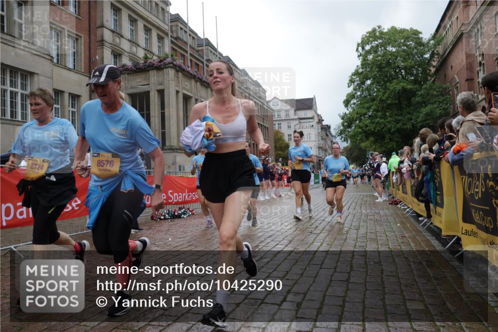 13.09.2026 - Kiel Lauf Yannick Fuchs http://msf.ph/oto/10425290 13.09.2026 11:02:00 Ziel 540, 651, 709, 735, 845, 1651, 1660, 2451, 2726, 2902, 2958, 2996, 3977, 4420, 5465, 6311, 6407, 6408, 7556, 8343, 8523, 8974, 9523, 9856, 10056, 11159, 11265, 11338, 12110, 735, 955, 1347, 1425, 2424, 2616, 2722, 2838, 3039, 3224, 3554, 3626, 3662, 3982, 5406, 5927, 6619, 6631, 6717, 7174, 8307, 8555, 8576, 8724, 8934, 9695, 9869, 10607, 11465, 11474, 11547, 208, 841, 2322, 2778, 2895, 3443, 3942, 6998, 7005, 8218, 9732, 9525, 11056, 11502 meine-sportfotos.de