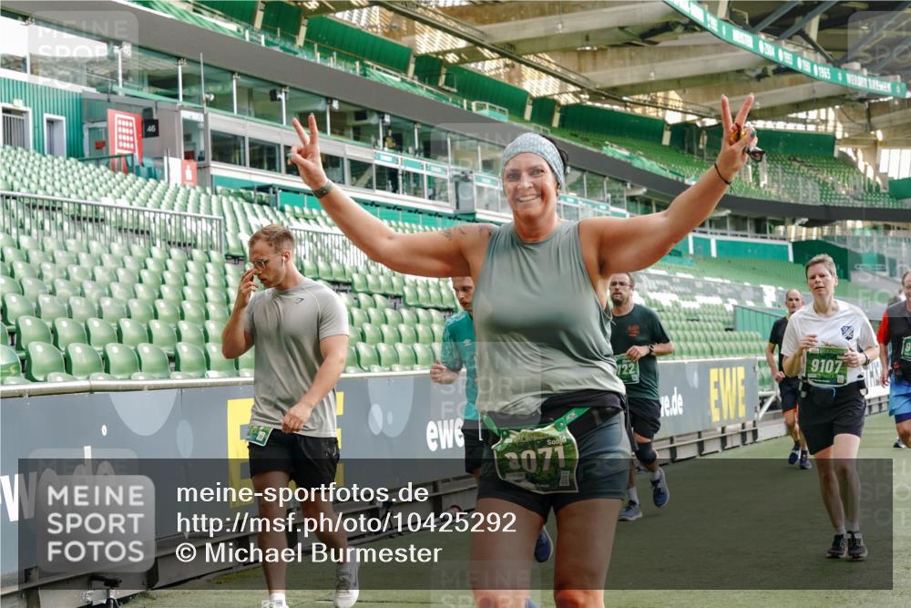 13.09.2026 - 21. swb-Marathon Bremen Michael Burmester http://msf.ph/oto/10425292 13.09.2026 13:24:30 Laufen im Stadion 137, 182, 213, 294, 324, 434, 505, 533, 548, 609, 708, 721, 723, 739, 743, 752, 1273, 1331, 1463, 1471, 1491, 1504, 1515, 1597, 1598, 1830, 1944, 2059, 2095, 2211, 2252, 2267, 2271, 2286, 2312, 2323, 2354, 2445, 2465, 2483, 2495, 2497, 2503, 2506, 2554, 2571, 2644, 2768, 2776, 2833, 2896, 2936, 2968, 3005, 3142, 3211, 3252, 3282, 3288, 3289, 3292, 3298, 3306, 3312, 3364, 3381, 3390, 3395, 3423, 3447, 3559, 3727, 3770, 3819, 4231, 4466, 4467 meine-sportfotos.de