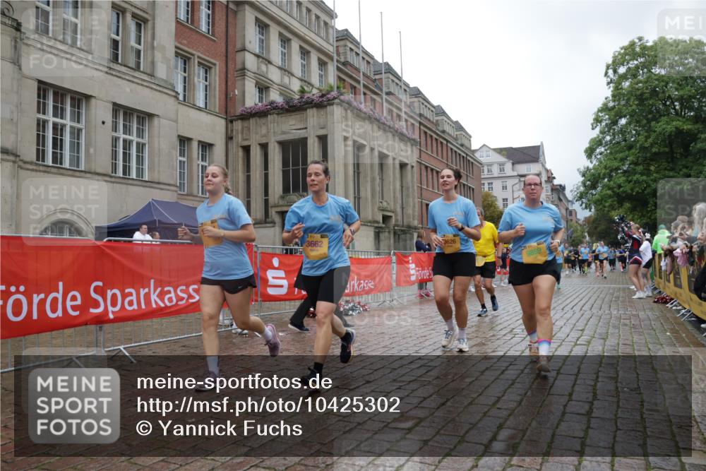 13.09.2026 - Kiel Lauf Yannick Fuchs http://msf.ph/oto/10425302 13.09.2026 11:02:01 Ziel 540, 651, 709, 845, 1651, 1660, 2451, 2726, 2902, 2958, 2996, 3977, 4420, 5465, 6311, 6407, 6408, 7556, 8343, 8523, 8974, 9448, 9523, 9856, 10056, 11159, 11265, 11338, 735, 955, 1347, 1425, 2424, 2616, 2722, 2838, 3039, 3224, 3554, 3626, 3662, 3982, 5406, 5927, 6619, 6631, 6717, 7174, 8307, 8555, 8576, 8724, 8934, 9695, 9869, 10607, 11465, 11474, 11547, 208, 484, 841, 2322, 2778, 2895, 3443, 3942, 6998, 7005, 8218, 9732, 9525, 11056, 11502 meine-sportfotos.de