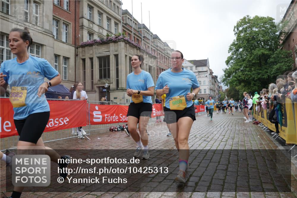 13.09.2026 - Kiel Lauf Yannick Fuchs http://msf.ph/oto/10425313 13.09.2026 11:02:02 Ziel 208, 540, 651, 709, 841, 845, 1651, 1660, 2451, 2726, 2902, 2958, 2996, 3977, 4420, 4848, 5465, 6311, 6332, 6407, 6408, 7556, 8343, 8523, 8974, 9448, 9523, 9856, 10056, 11159, 11265, 11338, 11959, 735, 955, 1347, 1425, 2424, 2616, 2722, 2838, 3039, 3224, 3554, 3626, 3662, 3982, 4420, 5406, 5927, 6619, 6631, 6717, 7174, 8555, 8934, 9695, 9869, 10607, 11265, 11465, 11474, 11547, 484, 649, 2322, 2778, 2895, 3443, 3942, 6998, 7005, 8218, 9732, 11502 meine-sportfotos.de