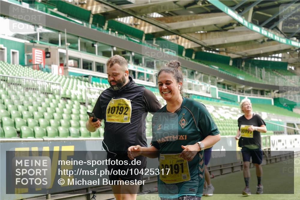 13.09.2026 - 21. swb-Marathon Bremen Michael Burmester http://msf.ph/oto/10425317 13.09.2026 10:47:50 Laufen im Stadion 10161, 10264, 10292, 10349, 10407, 10440, 10535, 10732, 10789, 10895, 10925, 10933, 10970, 11104, 11262, 11296, 11423, 11443, 11457, 11529, 11530, 11546, 11573, 11579, 11639, 11663, 11698, 12083, 12157, 12316, 12317, 12340, 12422, 12444, 12471, 12472, 12542, 12561, 10004, 10005, 10176, 10191, 10192, 10194, 10271, 10295, 10325, 10335, 10344, 10459, 10513, 10568, 10600, 10629, 10679, 10713, 10756, 10779, 10882, 10979, 10997, 10999, 11081, 11233, 11307, 11355 meine-sportfotos.de