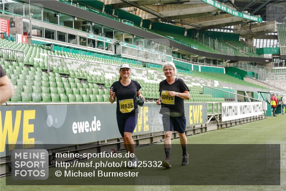 13.09.2026 - 21. swb-Marathon Bremen Michael Burmester http://msf.ph/oto/10425332 13.09.2026 10:47:51 Laufen im Stadion 10161, 10264, 10292, 10349, 10407, 10440, 10535, 10732, 10789, 10895, 10925, 10933, 10970, 11104, 11262, 11423, 11443, 11457, 11530, 11573, 11579, 11639, 11663, 11698, 12083, 12157, 12316, 12317, 12340, 12422, 12444, 12471, 12472, 12542, 12561, 10004, 10005, 10176, 10191, 10192, 10194, 10271, 10295, 10325, 10335, 10344, 10459, 10513, 10568, 10600, 10629, 10679, 10713, 10756, 10779, 10882, 10979, 10997, 10999, 11081, 11233, 11307, 11355 meine-sportfotos.de