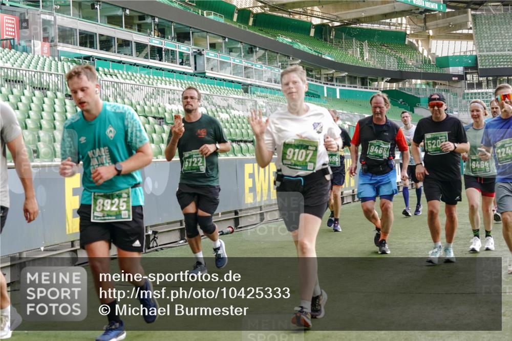 13.09.2026 - 21. swb-Marathon Bremen Michael Burmester http://msf.ph/oto/10425333 13.09.2026 13:24:31 Laufen im Stadion 137, 182, 213, 294, 324, 434, 505, 533, 548, 609, 708, 721, 723, 739, 743, 752, 815, 1273, 1331, 1463, 1471, 1491, 1504, 1515, 1597, 1598, 1830, 1944, 2059, 2095, 2211, 2252, 2267, 2271, 2286, 2312, 2323, 2354, 2445, 2465, 2483, 2495, 2497, 2503, 2506, 2554, 2571, 2644, 2752, 2768, 2776, 2833, 2896, 2936, 2968, 3005, 3142, 3211, 3252, 3259, 3282, 3288, 3289, 3292, 3298, 3306, 3312, 3329, 3364, 3381, 3390, 3395, 3423, 3447, 3559, 3727, 3770, 3819, 4466, 4467 meine-sportfotos.de