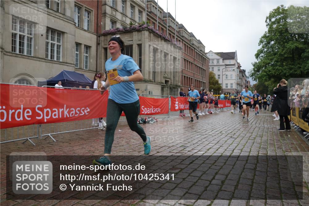 13.09.2026 - Kiel Lauf Yannick Fuchs http://msf.ph/oto/10425341 13.09.2026 11:02:07 Ziel 208, 540, 651, 709, 841, 845, 1651, 1660, 2451, 2726, 2778, 2902, 2958, 3942, 3977, 4848, 5465, 6311, 6332, 6407, 6408, 6998, 7244, 8343, 8793, 8974, 9448, 9523, 9856, 10056, 10531, 11466, 11546, 11959, 735, 955, 1347, 1425, 2616, 2722, 2838, 2996, 3039, 3224, 3554, 3982, 4420, 5406, 5927, 6311, 6619, 6631, 6717, 7174, 7556, 8523, 8555, 8934, 9523, 9695, 10607, 11159, 11265, 11338, 11465, 11547, 484, 649, 2322, 2895, 3443, 7005, 8218, 9732 meine-sportfotos.de