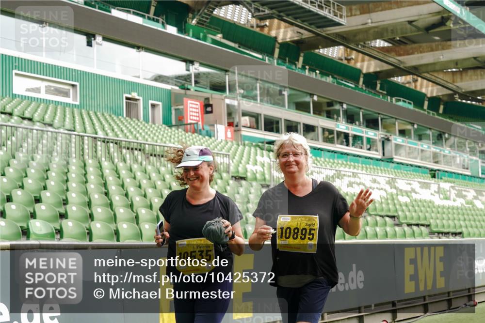 13.09.2026 - 21. swb-Marathon Bremen Michael Burmester http://msf.ph/oto/10425372 13.09.2026 10:47:53 Laufen im Stadion 10161, 10264, 10292, 10349, 10407, 10440, 10535, 10732, 10789, 10895, 10925, 10933, 10970, 11104, 11262, 11423, 11443, 11457, 11530, 11573, 11579, 11639, 11663, 11698, 12083, 12157, 12316, 12317, 12340, 12422, 12444, 12471, 12472, 12542, 12561, 10004, 10005, 10176, 10191, 10192, 10194, 10271, 10295, 10325, 10335, 10344, 10459, 10513, 10568, 10600, 10629, 10679, 10713, 10756, 10779, 10882, 10979, 10997, 10999, 11081, 11233, 11307, 11355, 12089 meine-sportfotos.de