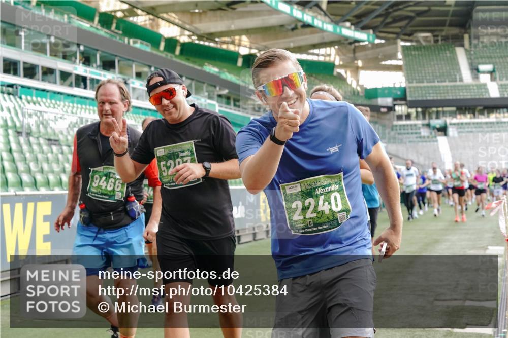 13.09.2026 - 21. swb-Marathon Bremen Michael Burmester http://msf.ph/oto/10425384 13.09.2026 13:24:33 Laufen im Stadion 137, 182, 213, 294, 324, 434, 505, 533, 548, 708, 721, 723, 739, 743, 752, 815, 818, 1273, 1331, 1463, 1471, 1491, 1504, 1515, 1561, 1597, 1598, 1830, 1944, 2059, 2095, 2211, 2252, 2267, 2271, 2286, 2312, 2323, 2354, 2445, 2465, 2483, 2495, 2497, 2503, 2506, 2554, 2571, 2644, 2752, 2768, 2776, 2833, 2896, 2936, 2968, 3005, 3142, 3211, 3259, 3282, 3288, 3289, 3292, 3298, 3306, 3312, 3329, 3364, 3381, 3390, 3395, 3423, 3447, 3559, 3727, 3770, 3819, 4466, 4467 meine-sportfotos.de