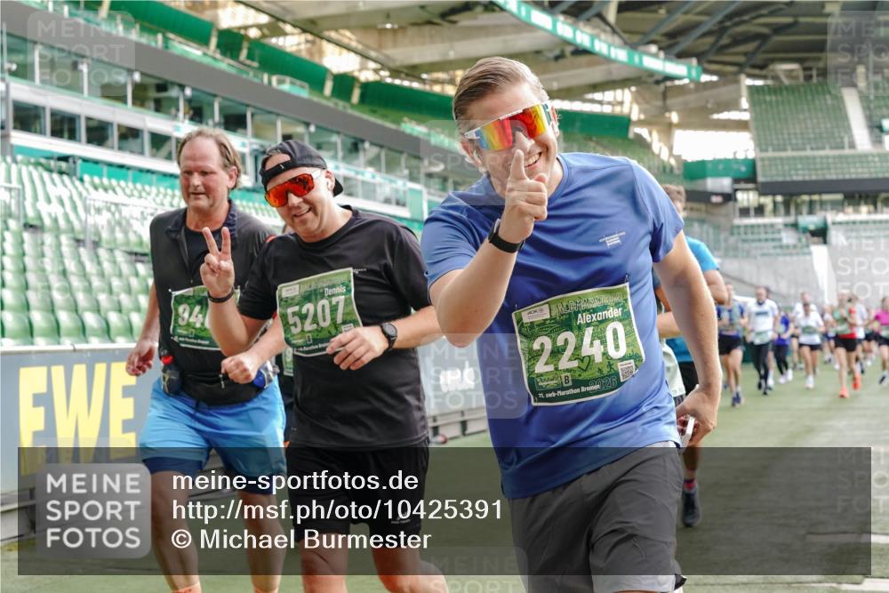 13.09.2026 - 21. swb-Marathon Bremen Michael Burmester http://msf.ph/oto/10425391 13.09.2026 13:24:34 Laufen im Stadion 137, 182, 213, 294, 324, 434, 505, 533, 548, 708, 721, 723, 739, 743, 752, 815, 818, 1273, 1463, 1471, 1491, 1504, 1515, 1561, 1597, 1598, 1830, 1944, 2059, 2095, 2211, 2252, 2267, 2271, 2286, 2312, 2323, 2354, 2445, 2465, 2483, 2495, 2497, 2503, 2506, 2554, 2571, 2644, 2752, 2768, 2776, 2833, 2896, 2936, 2968, 3005, 3142, 3211, 3259, 3282, 3288, 3289, 3292, 3298, 3306, 3312, 3329, 3364, 3381, 3390, 3395, 3423, 3447, 3727, 3770, 3819, 4466, 4467 meine-sportfotos.de