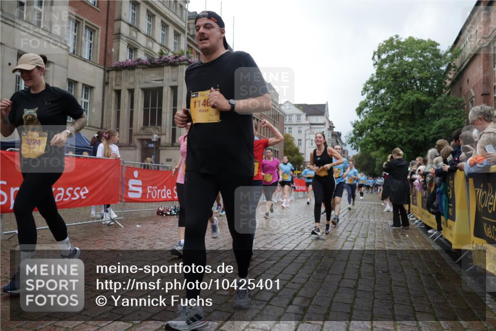 13.09.2026 - Kiel Lauf Yannick Fuchs http://msf.ph/oto/10425401 13.09.2026 11:02:16 Ziel 208, 484, 841, 2322, 2778, 2895, 3102, 3443, 3942, 4848, 6332, 6998, 7005, 7244, 8218, 8517, 8793, 9448, 9732, 9738, 10020, 10531, 11135, 11256, 11261, 11301, 11466, 11546, 11959, 12578, 540, 651, 709, 735, 845, 1347, 1651, 1660, 2451, 2726, 2838, 2902, 2958, 2996, 3039, 3224, 3977, 4420, 5406, 5465, 5927, 6311, 6407, 6408, 6631, 6717, 7174, 7556, 8343, 8523, 8555, 8934, 8974, 9448, 9523, 9856, 10056, 10607, 11159, 11265, 11338, 11465, 11547, 649, 935 meine-sportfotos.de