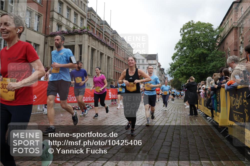 13.09.2026 - Kiel Lauf Yannick Fuchs http://msf.ph/oto/10425406 13.09.2026 11:02:17 Ziel 208, 484, 649, 841, 2322, 2778, 2895, 3102, 3443, 3942, 4848, 6332, 6998, 7005, 7244, 8218, 8517, 8793, 9732, 9738, 10020, 10531, 11135, 11256, 11261, 11301, 11466, 11546, 11959, 12578, 12697, 208, 540, 651, 709, 735, 841, 845, 1651, 1660, 2451, 2726, 2838, 2902, 2958, 2996, 3039, 3224, 3977, 4420, 4848, 5406, 5465, 5927, 6311, 6332, 6407, 6408, 6631, 6717, 7174, 7556, 8343, 8523, 8555, 8934, 8974, 9448, 9523, 9856, 10056, 10607, 11159, 11265, 11338, 11465, 11547, 935 meine-sportfotos.de