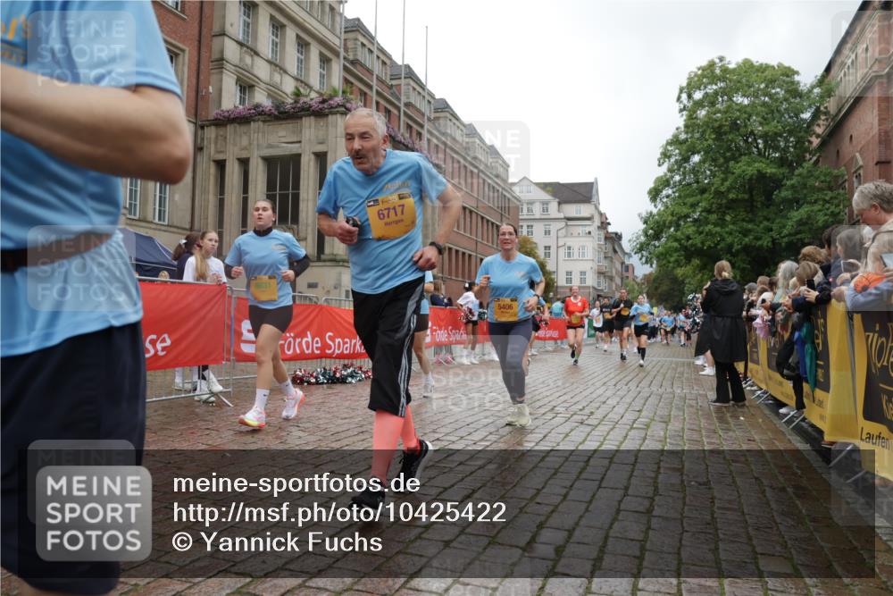 13.09.2026 - Kiel Lauf Yannick Fuchs http://msf.ph/oto/10425422 13.09.2026 11:02:19 Ziel 484, 649, 2322, 2895, 3102, 3443, 6998, 7005, 8218, 8517, 9732, 9738, 10020, 11135, 11256, 11261, 11301, 11546, 12085, 12578, 12640, 12697, 208, 540, 651, 709, 735, 841, 845, 1651, 1660, 2451, 2726, 2778, 2838, 2902, 2958, 2996, 3942, 3977, 4420, 4848, 5406, 5465, 5927, 6311, 6332, 6407, 6408, 6631, 6717, 7174, 7244, 7556, 8343, 8523, 8555, 8793, 8974, 9448, 9523, 9856, 10056, 10531, 10607, 11159, 11265, 11338, 11466, 11547, 935 meine-sportfotos.de