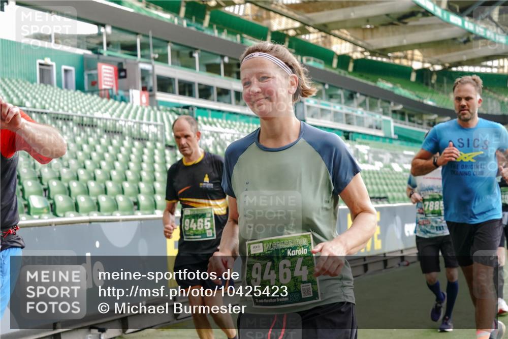 13.09.2026 - 21. swb-Marathon Bremen Michael Burmester http://msf.ph/oto/10425423 13.09.2026 13:24:35 Laufen im Stadion 137, 182, 213, 294, 324, 434, 505, 533, 548, 708, 721, 723, 739, 743, 752, 815, 818, 1273, 1463, 1471, 1491, 1504, 1515, 1561, 1597, 1598, 1830, 1944, 2059, 2095, 2211, 2252, 2267, 2271, 2286, 2312, 2323, 2354, 2445, 2465, 2483, 2495, 2497, 2503, 2506, 2554, 2571, 2591, 2644, 2752, 2768, 2776, 2833, 2878, 2896, 2936, 2968, 3005, 3142, 3211, 3259, 3282, 3288, 3289, 3292, 3298, 3306, 3312, 3329, 3364, 3381, 3390, 3395, 3423, 3447, 3727, 3770, 3819, 4466, 4467 meine-sportfotos.de