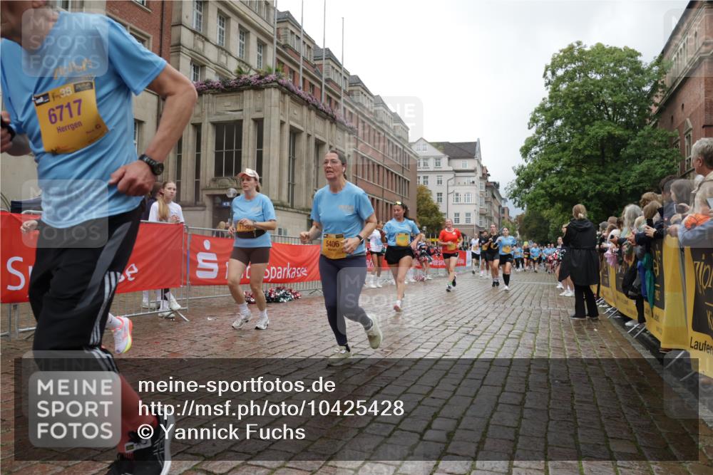 13.09.2026 - Kiel Lauf Yannick Fuchs http://msf.ph/oto/10425428 13.09.2026 11:02:20 Ziel 484, 649, 1693, 2322, 2895, 3102, 3443, 6998, 7005, 8218, 8517, 9732, 9738, 10020, 11135, 11256, 11261, 11301, 11546, 12085, 12578, 12640, 12697, 208, 540, 651, 709, 735, 841, 845, 1651, 1660, 2451, 2726, 2778, 2902, 2958, 2996, 3942, 3977, 4420, 4848, 5406, 5465, 5927, 6311, 6332, 6407, 6408, 6631, 6717, 7244, 7556, 8343, 8523, 8793, 8974, 9448, 9523, 9856, 10056, 10531, 10607, 11159, 11265, 11338, 11466, 11547, 935, 4648 meine-sportfotos.de