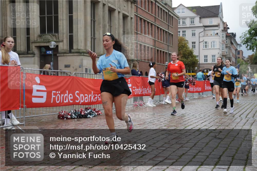 13.09.2026 - Kiel Lauf Yannick Fuchs http://msf.ph/oto/10425432 13.09.2026 11:02:21 Ziel 484, 649, 1693, 2322, 2895, 3102, 3414, 3443, 6998, 7005, 8218, 8517, 9732, 9738, 10020, 11135, 11256, 11261, 11301, 11546, 12085, 12578, 12640, 12697, 208, 540, 651, 709, 735, 841, 845, 1651, 1660, 2451, 2726, 2778, 2902, 2958, 2996, 3942, 3977, 4420, 4848, 5406, 5465, 6311, 6332, 6407, 6408, 6631, 7244, 7556, 8343, 8523, 8793, 8974, 9448, 9523, 9856, 10056, 10531, 10607, 11159, 11265, 11338, 11466, 11547, 935, 4648, 4984 meine-sportfotos.de